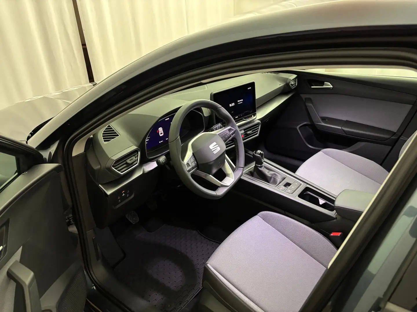 Vehicle image, number 6