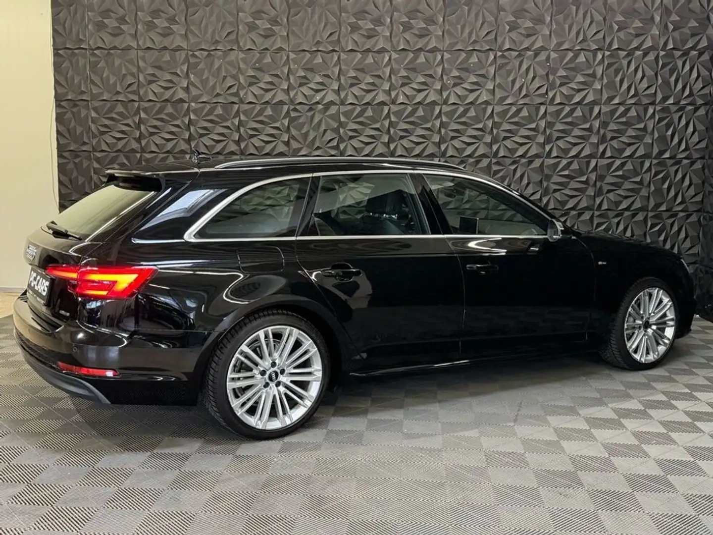 Vehicle image, number 10