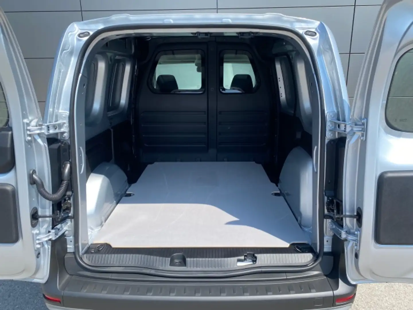 Vehicle image, number 7