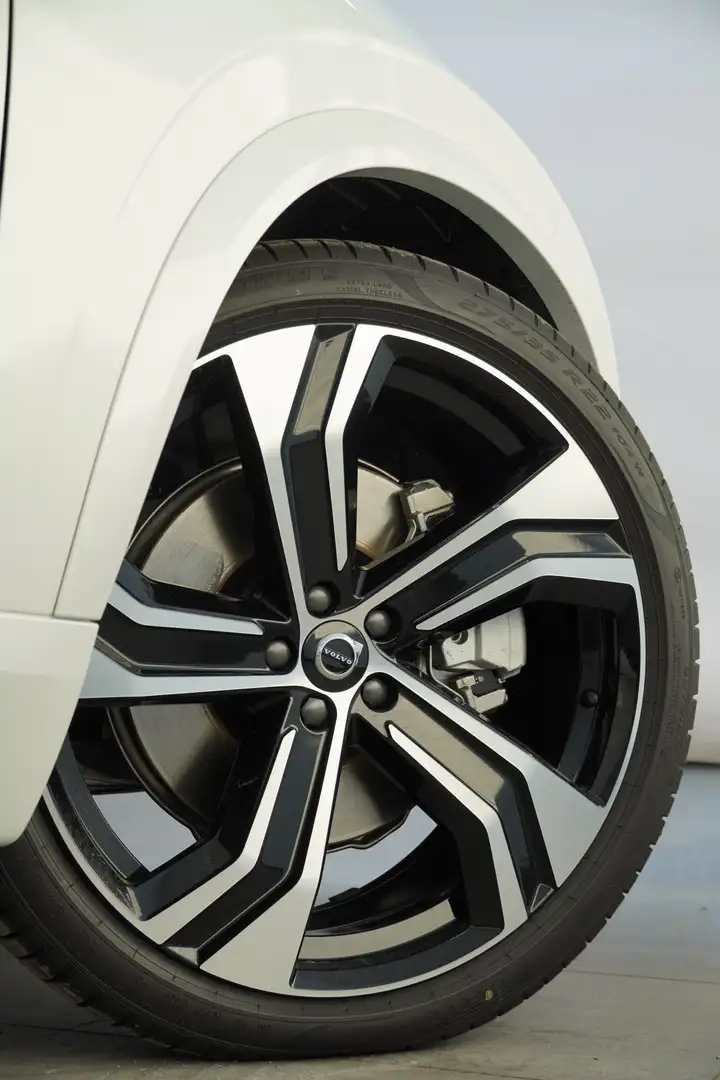 Vehicle image, number 9