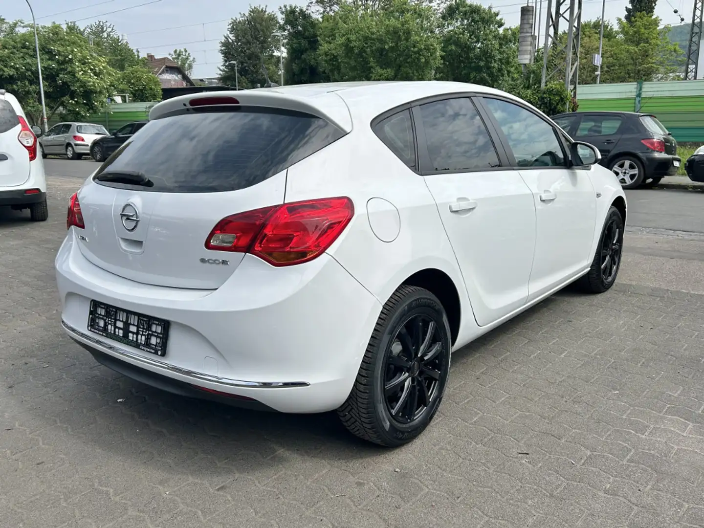 Vehicle image, number 6