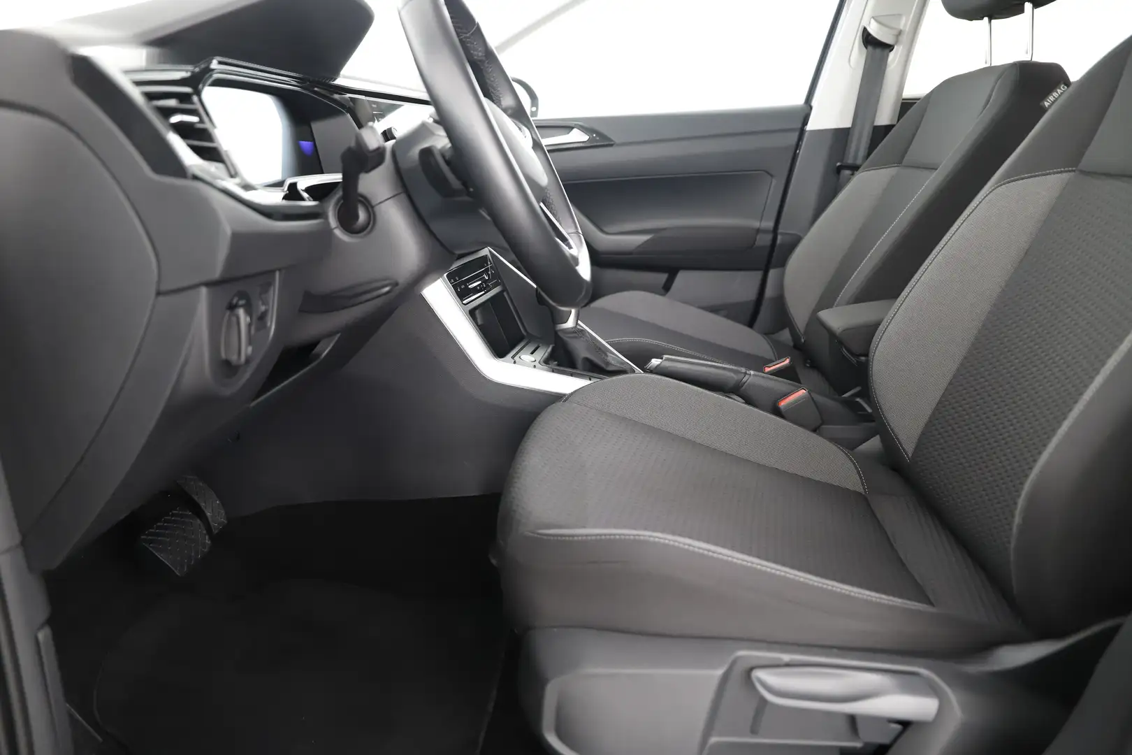 Vehicle image, number 8