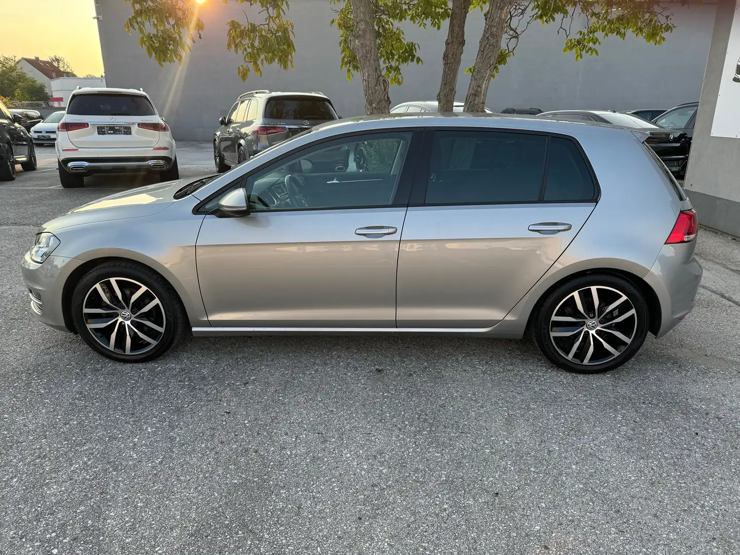 Vehicle image, number 8