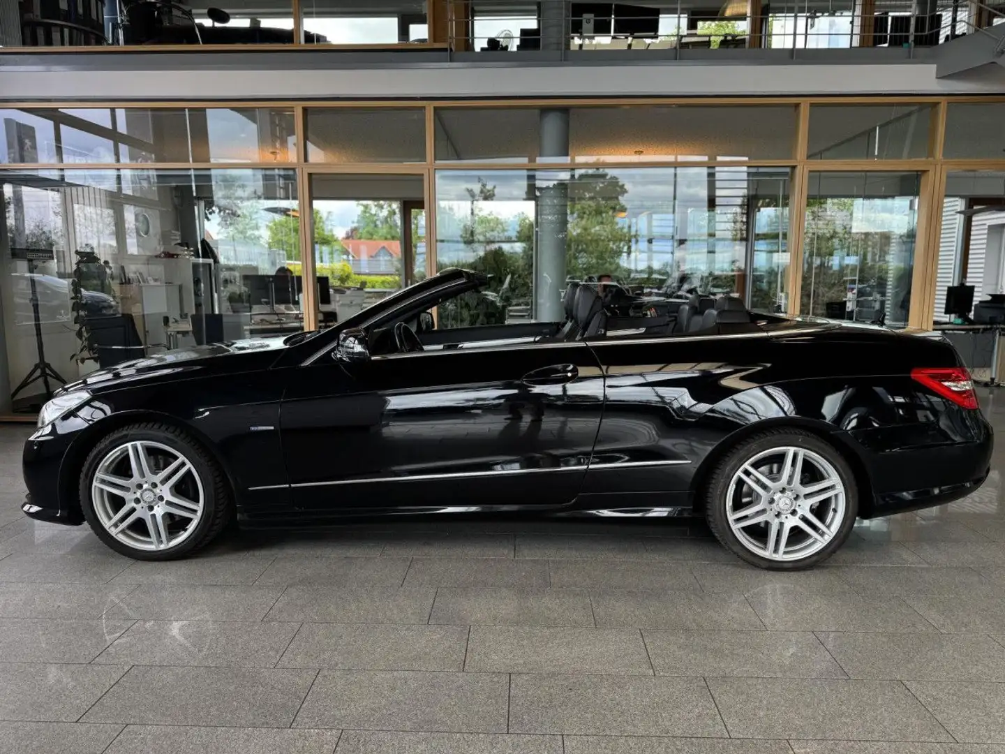 Vehicle image, number 5
