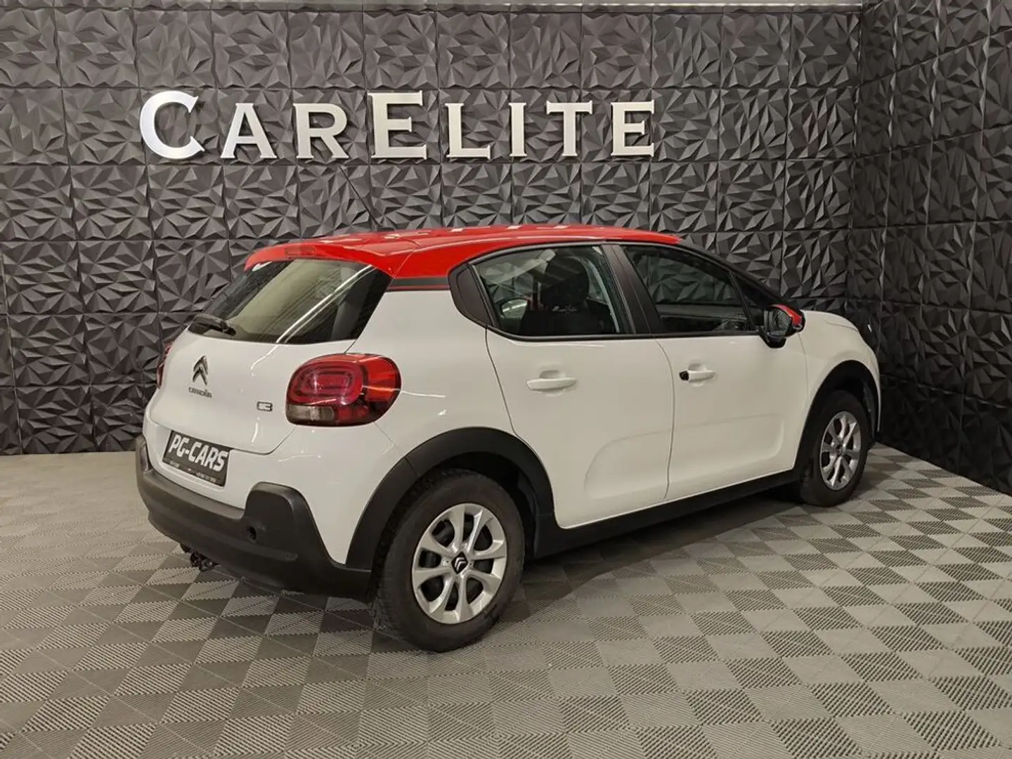 Vehicle image, number 15
