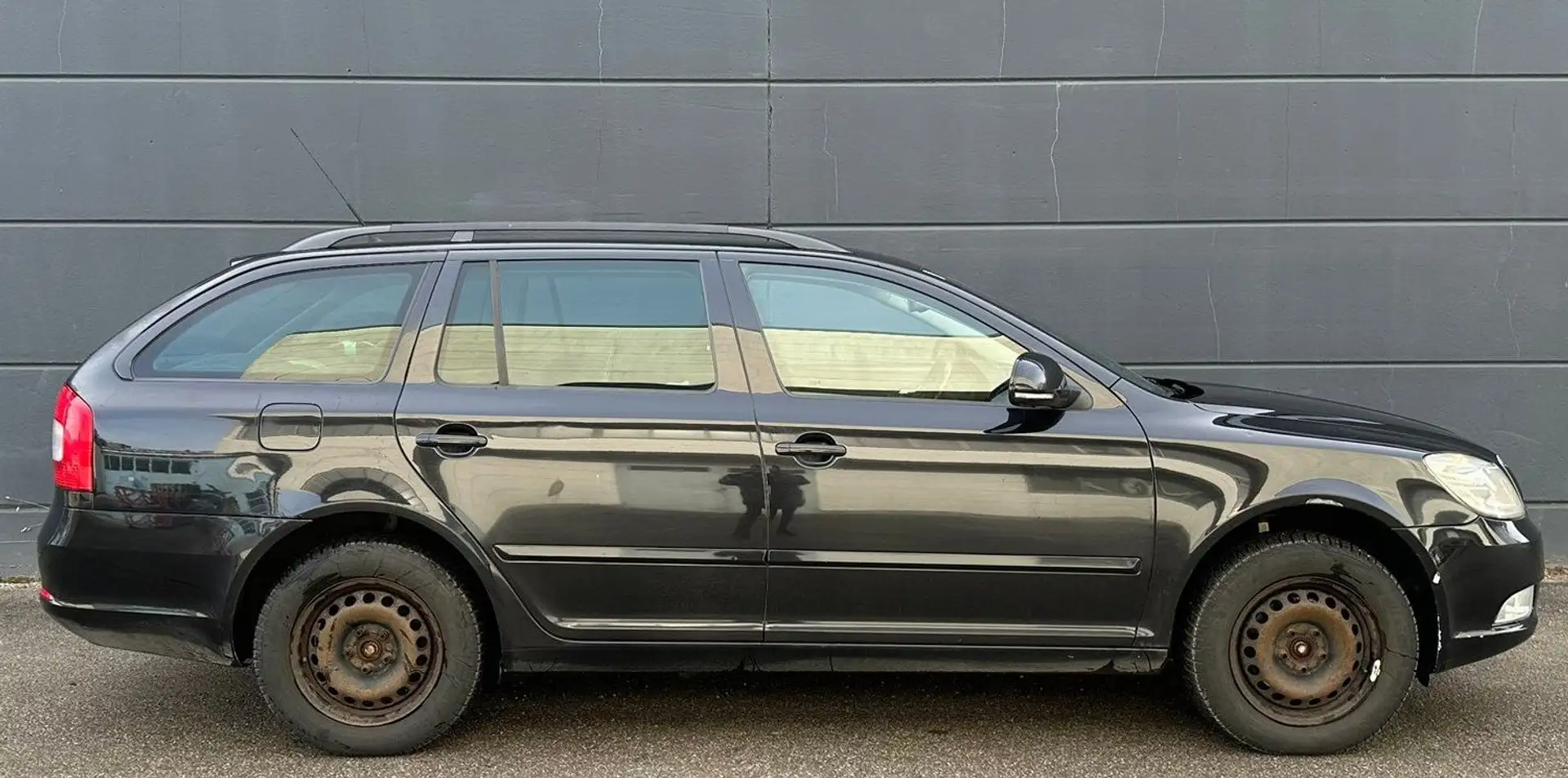 Vehicle image, number 4