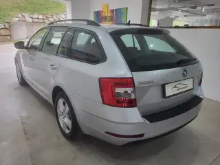 Vehicle image thumbnail, number 6