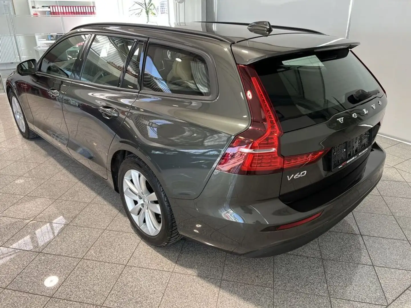 Vehicle image, number 3