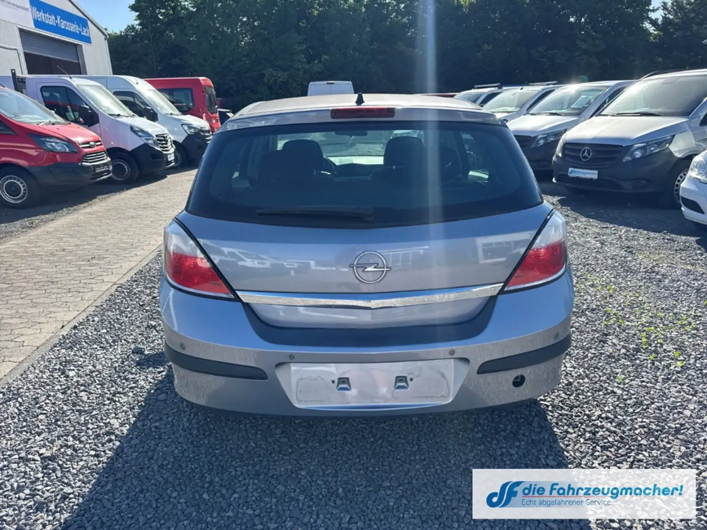 Vehicle image, number 7