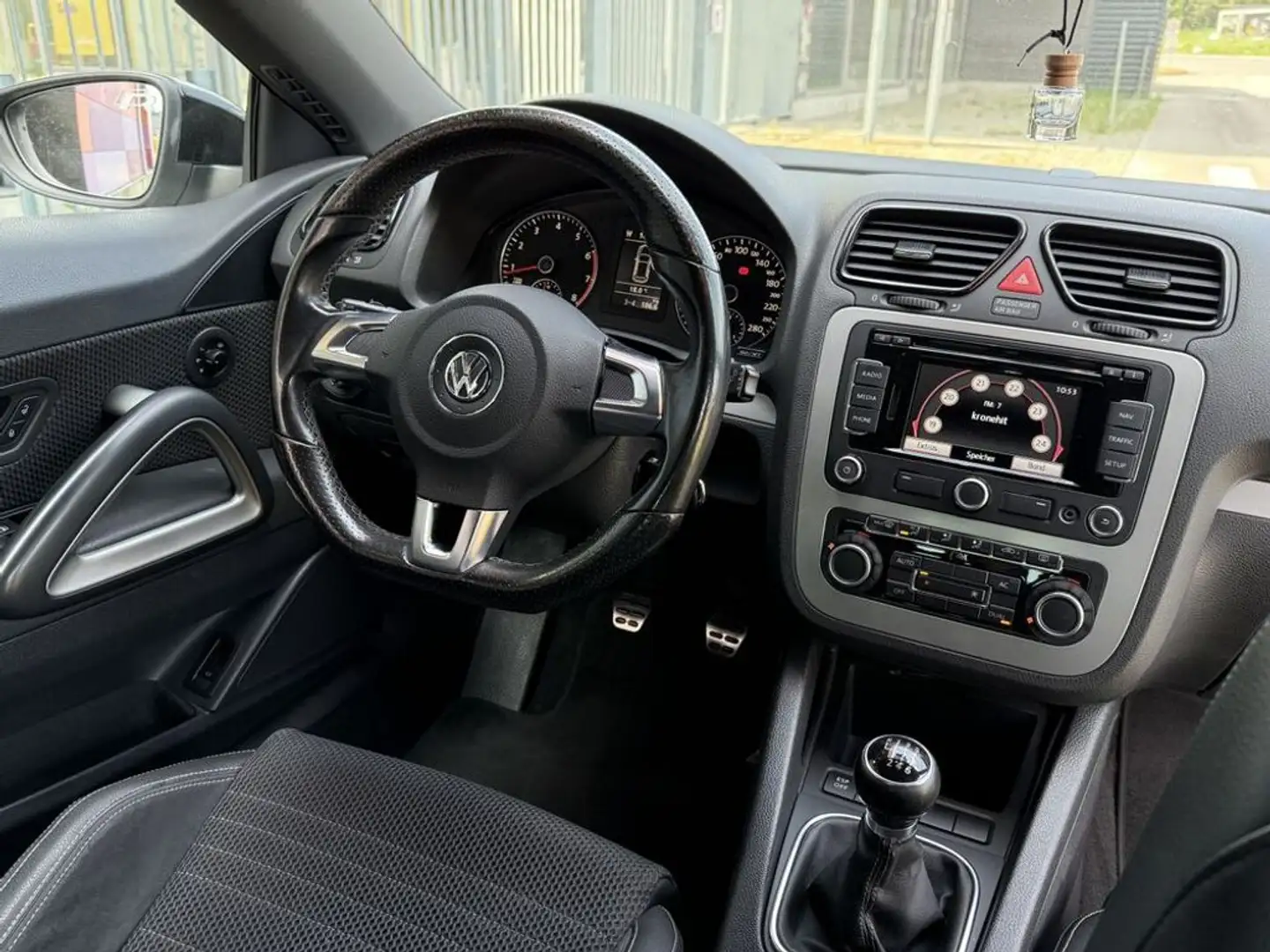 Vehicle image, number 2