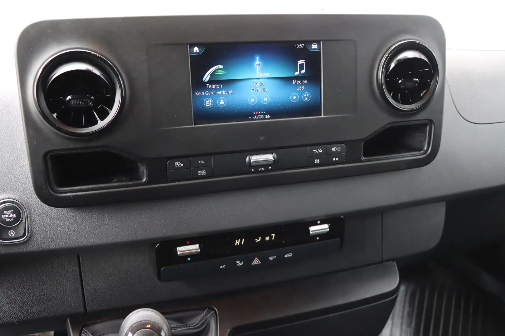 Vehicle image, number 13