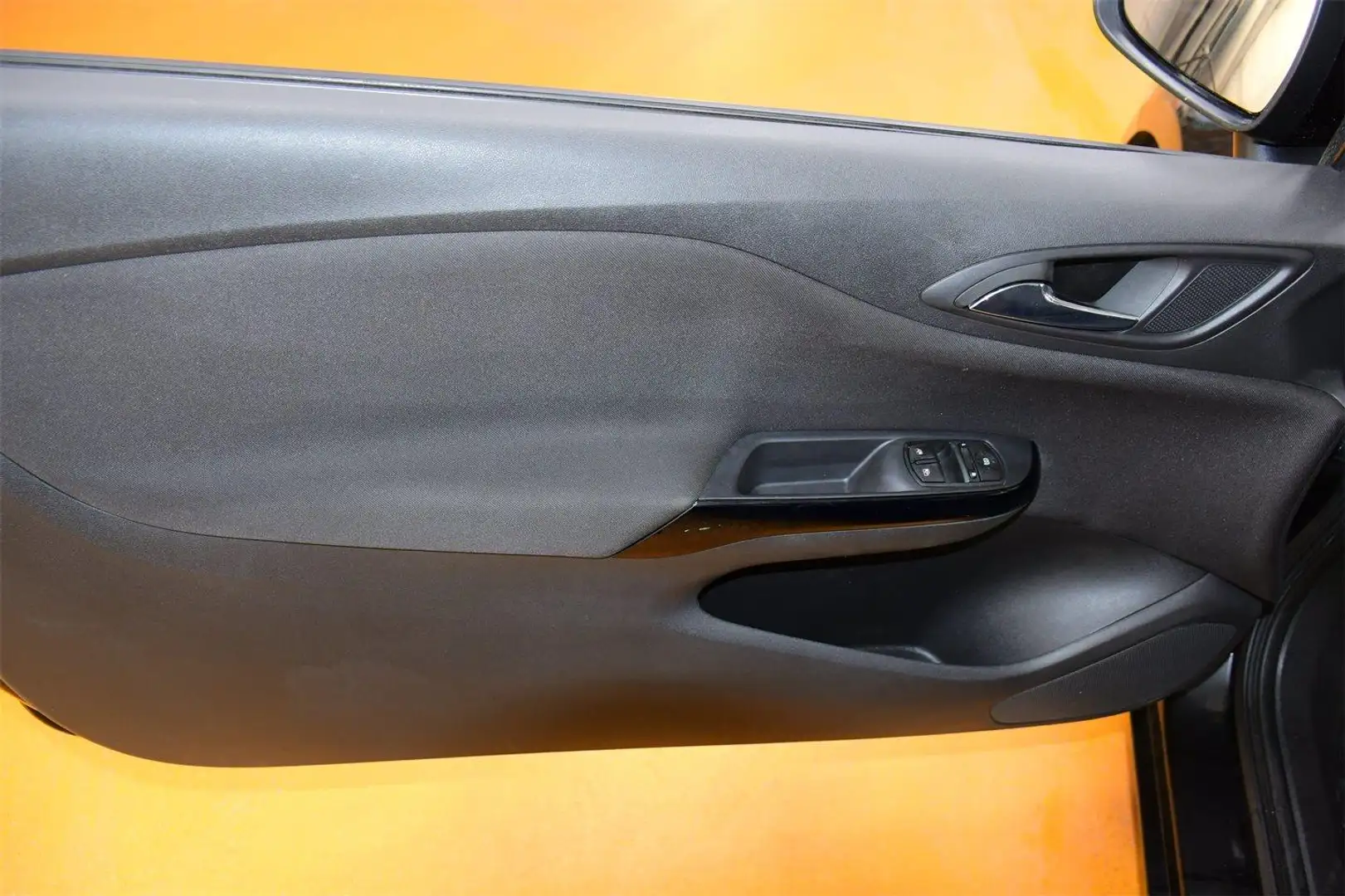 Vehicle image, number 9