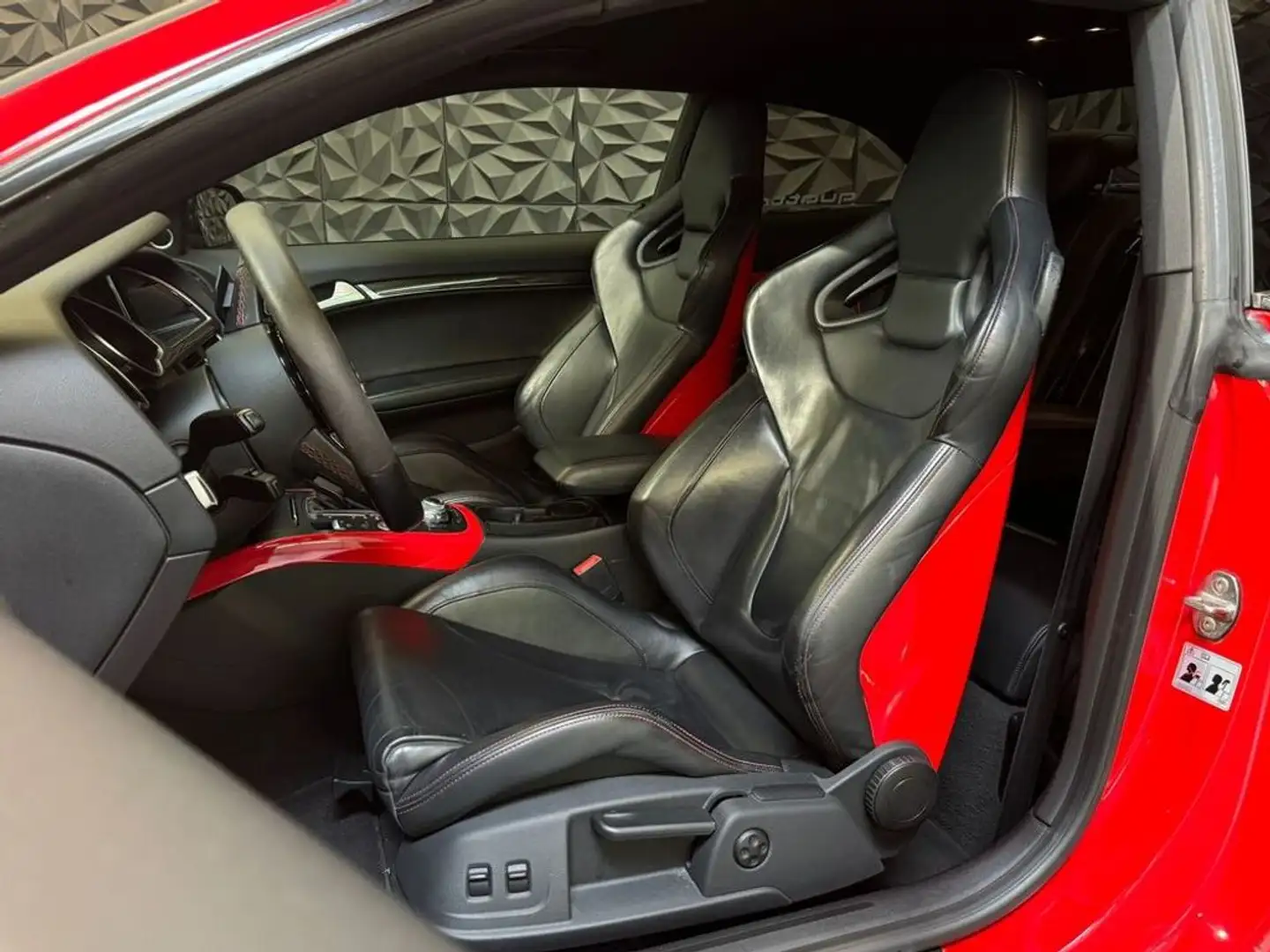 Vehicle image, number 2