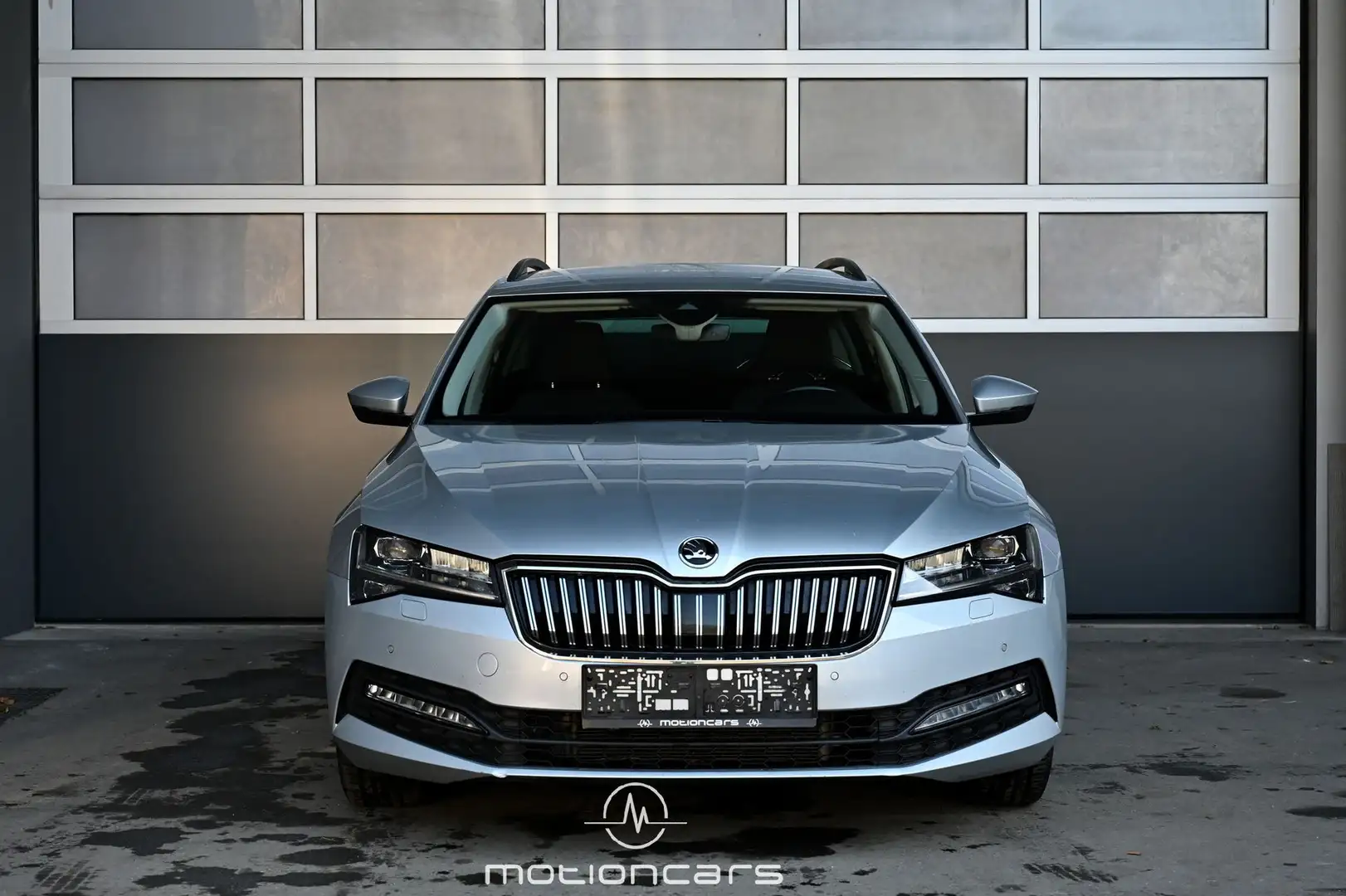Vehicle image, number 3