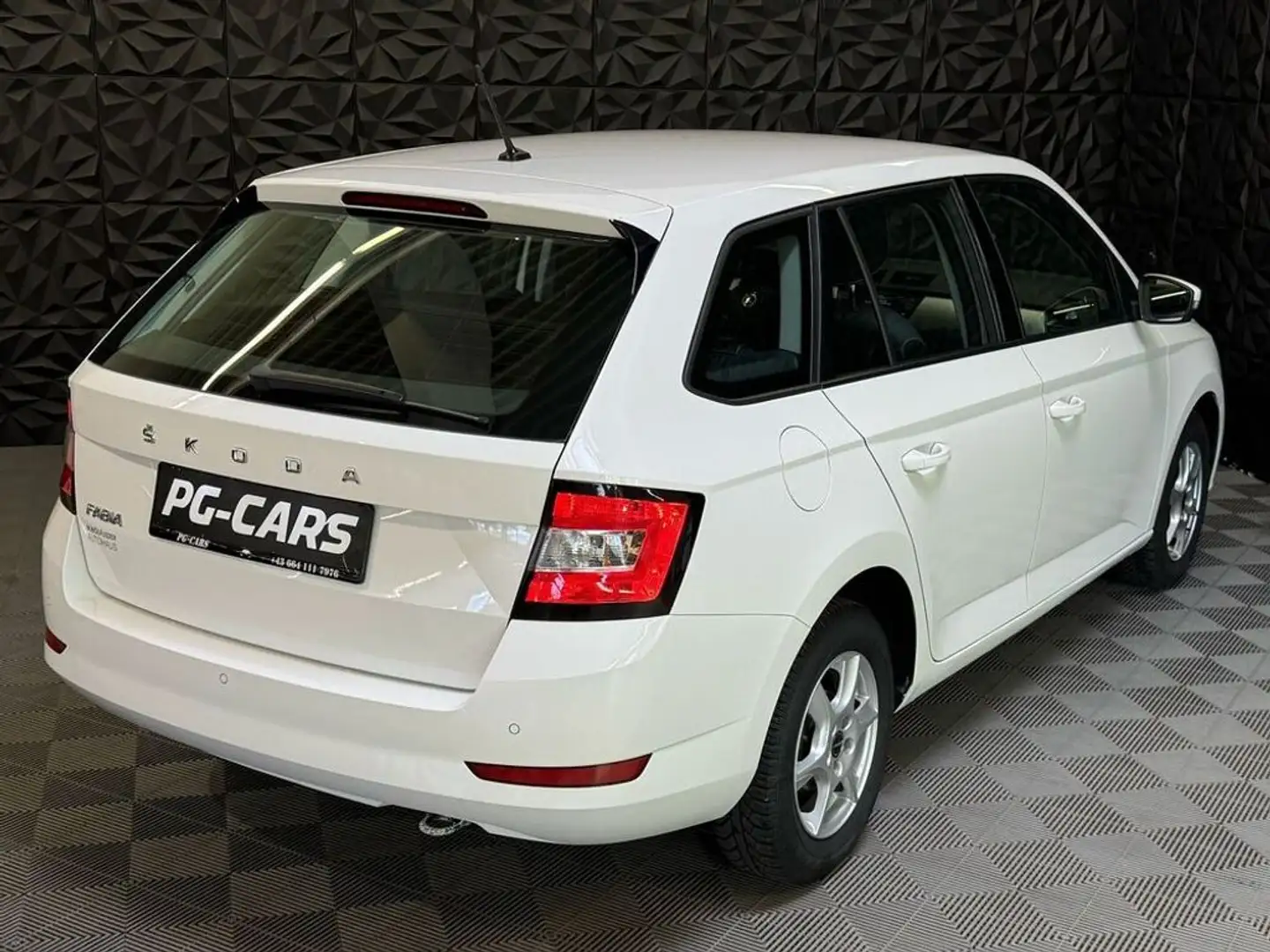 Vehicle image, number 9