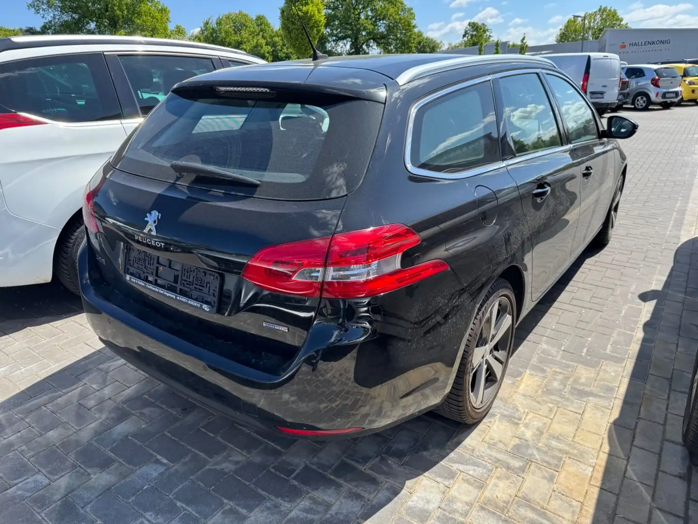 Vehicle image, number 6