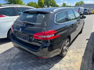 Vehicle image thumbnail, number 6
