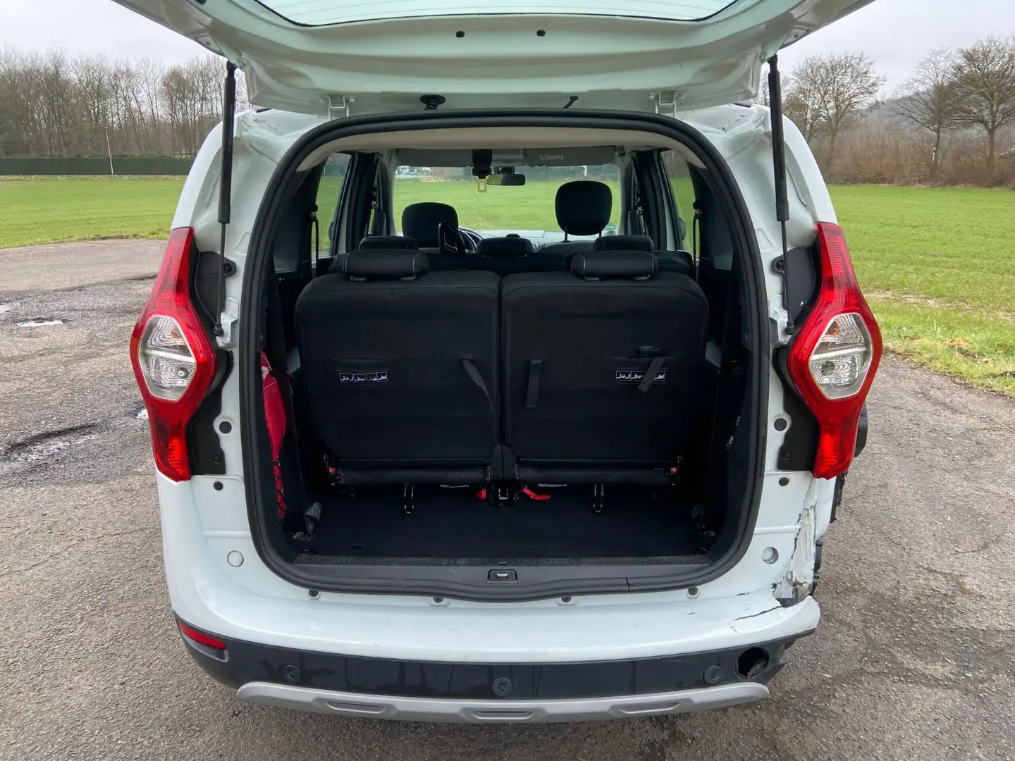Vehicle image, number 5