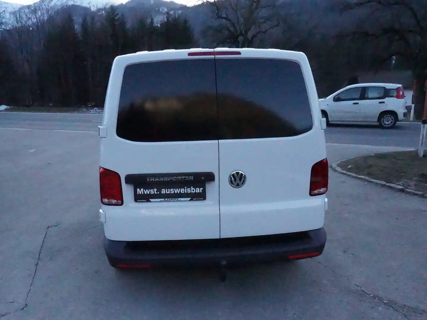 Vehicle image, number 7