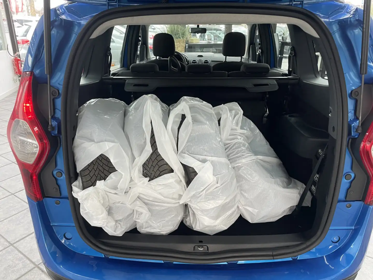 Vehicle image, number 9