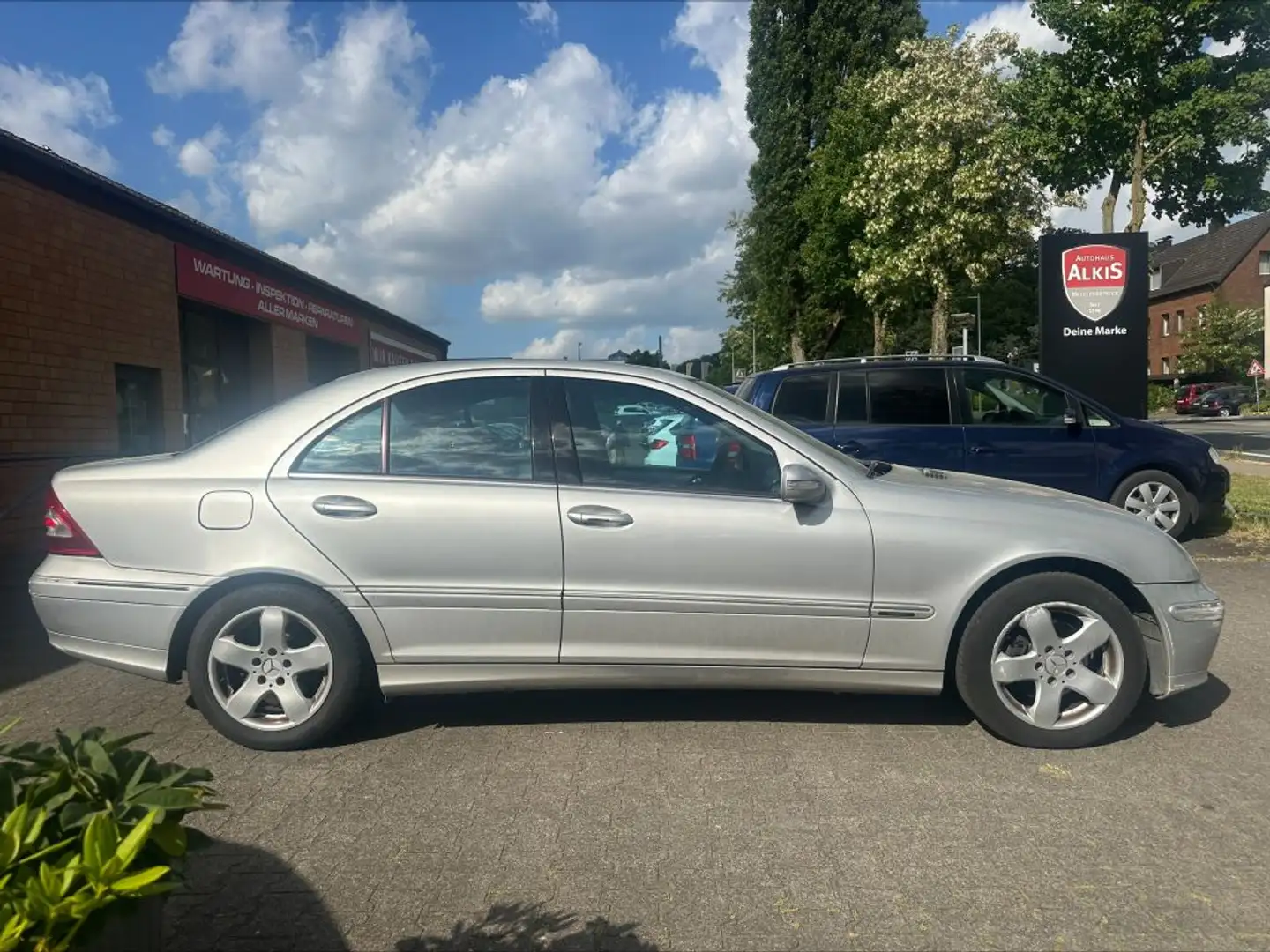 Vehicle image, number 3