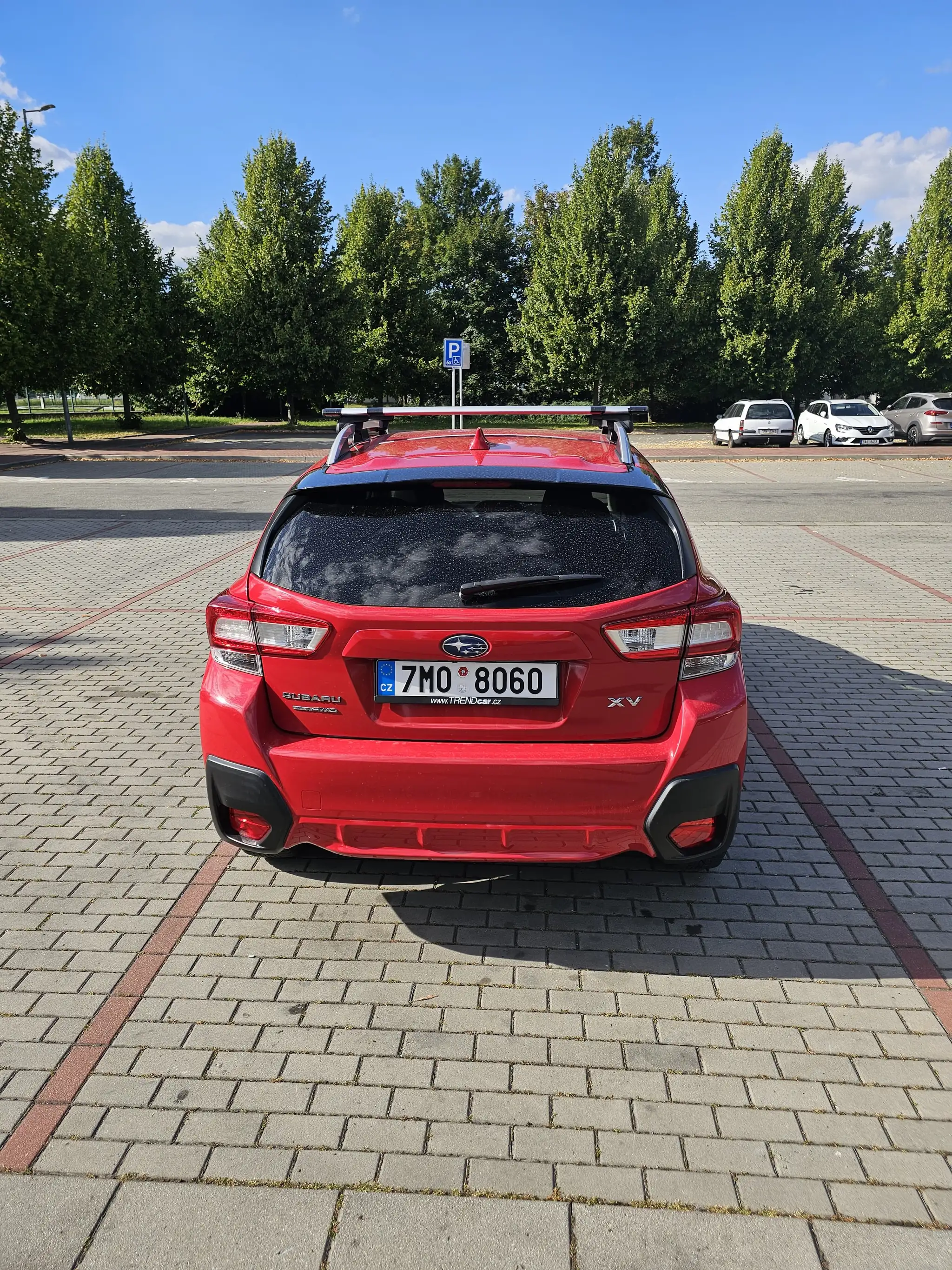 Vehicle image, number 12
