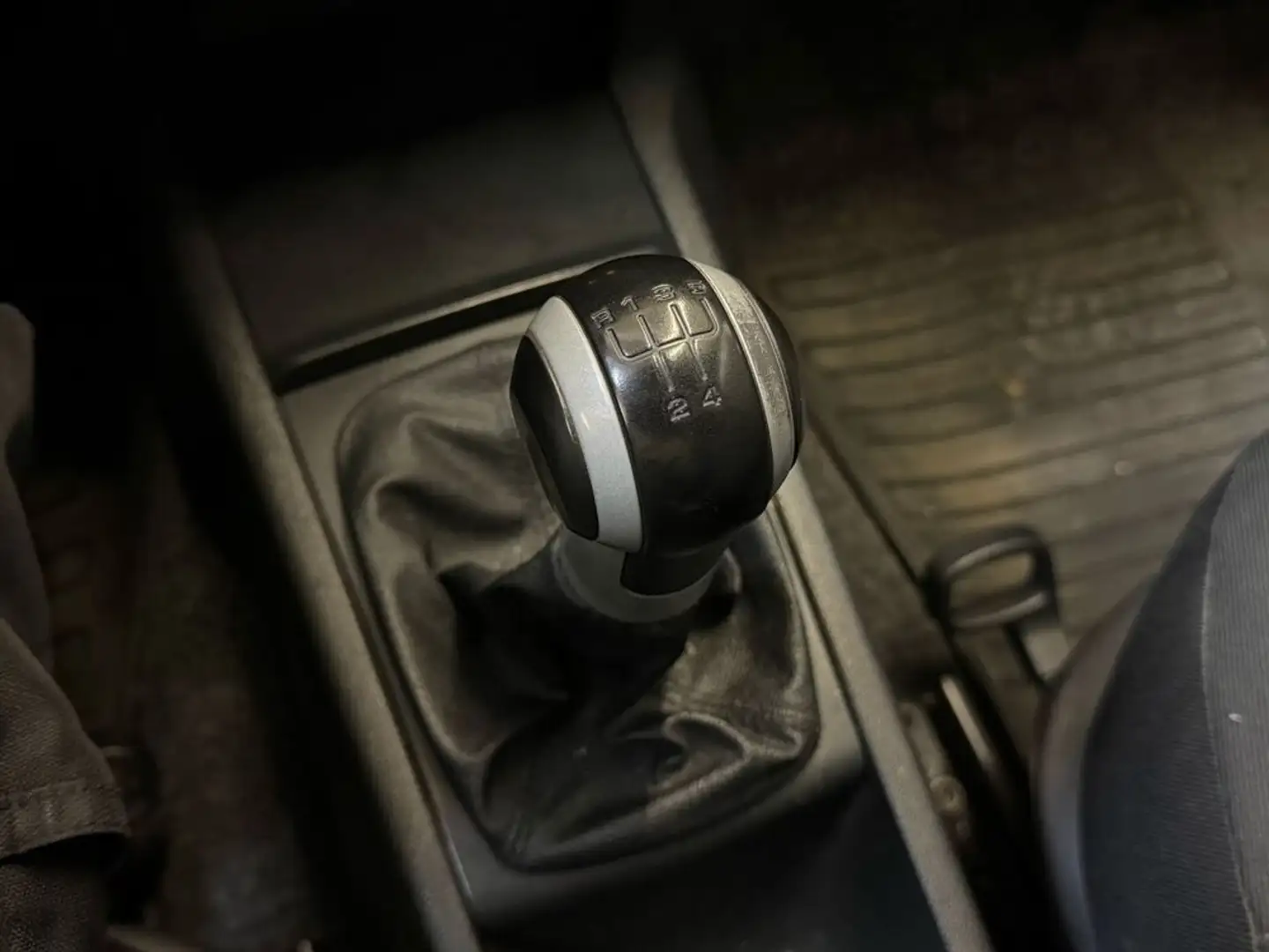 Vehicle image, number 9
