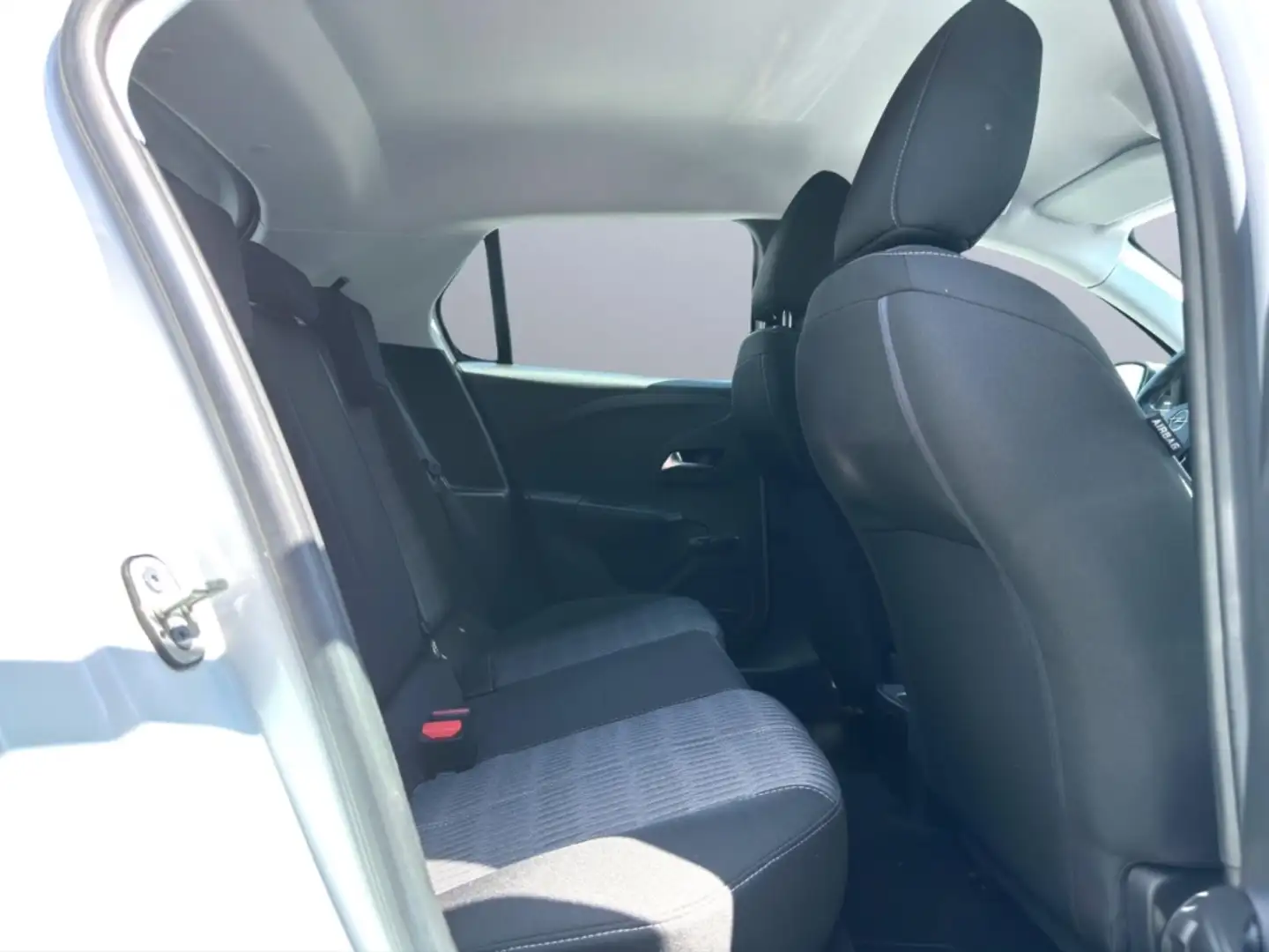 Vehicle image, number 9