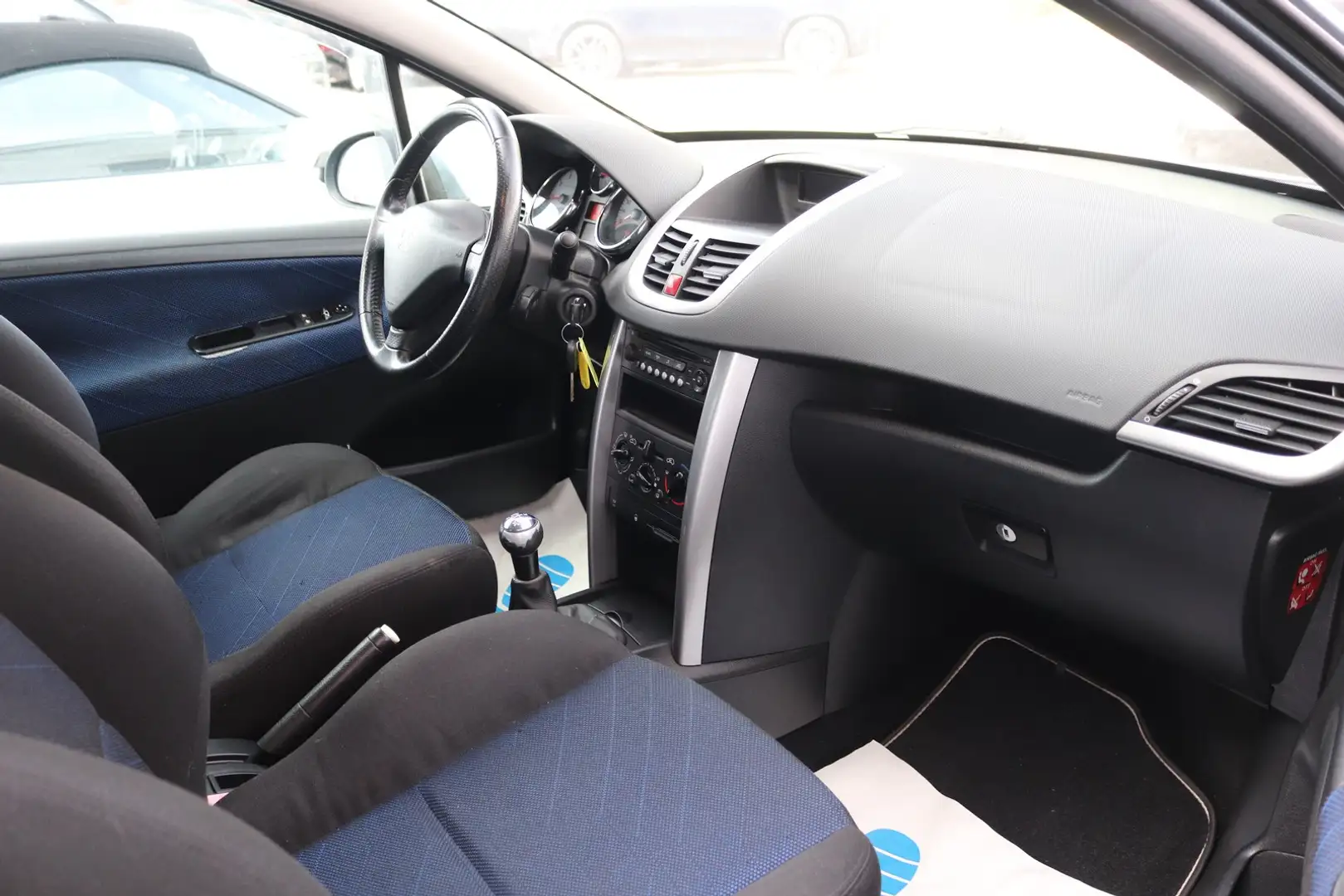Vehicle image, number 2
