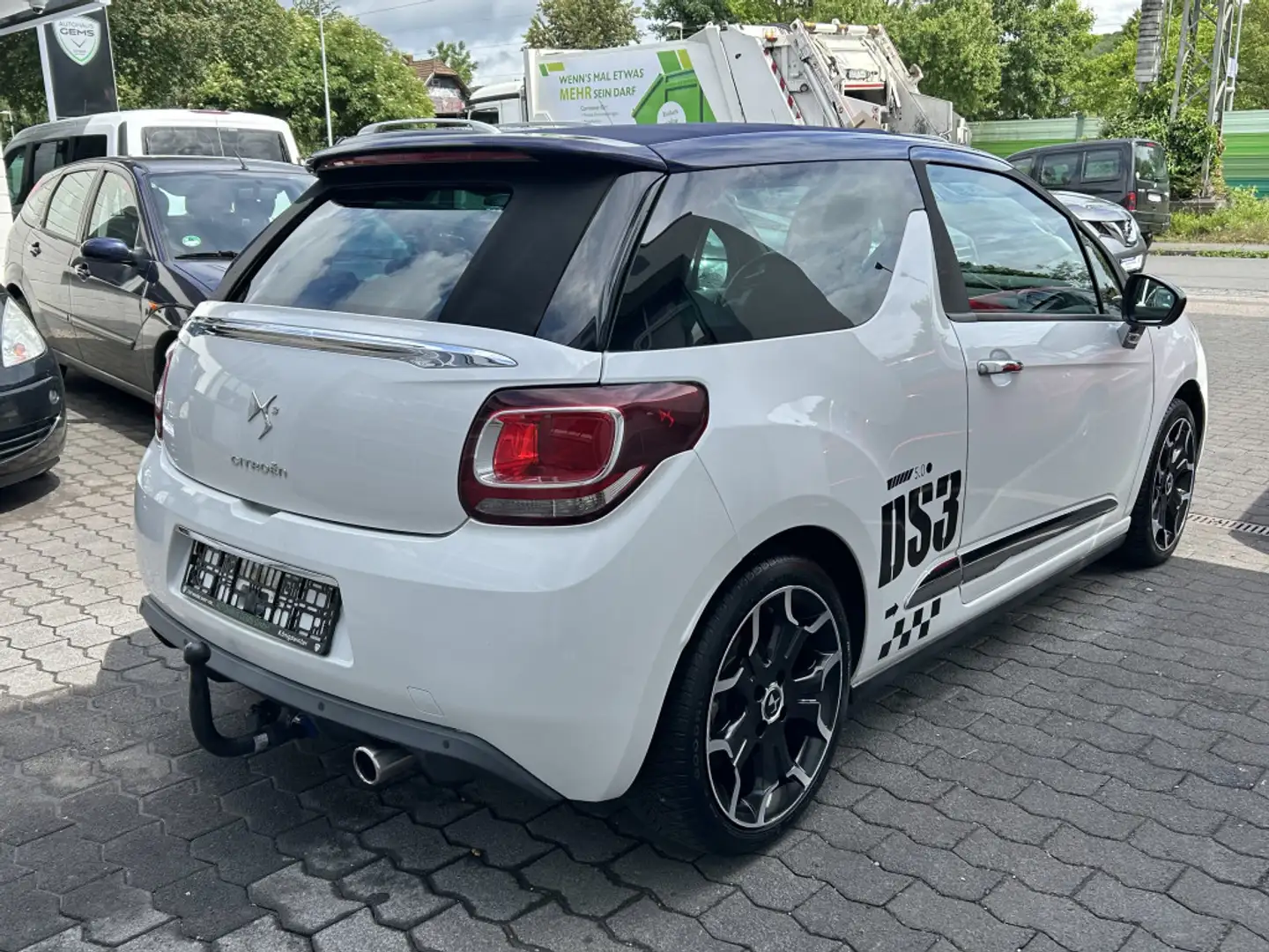 Vehicle image, number 6