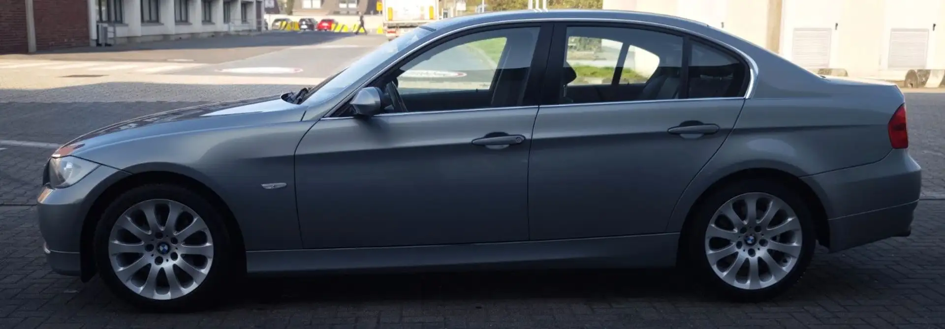 Vehicle image, number 8