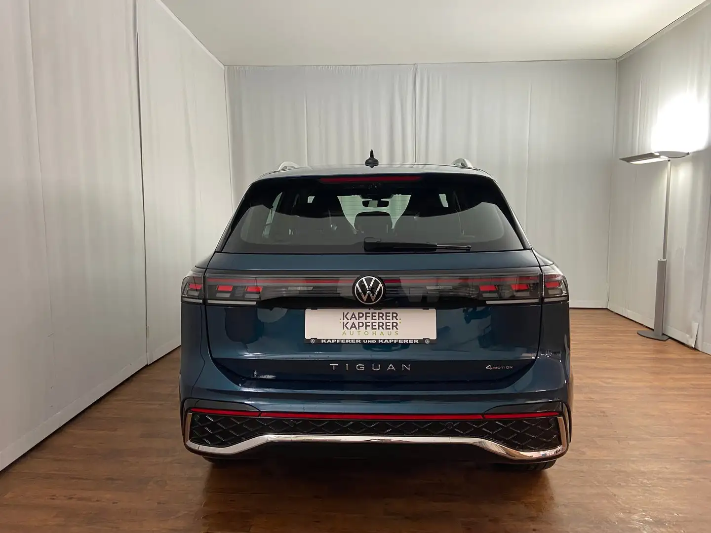 Vehicle image, number 13