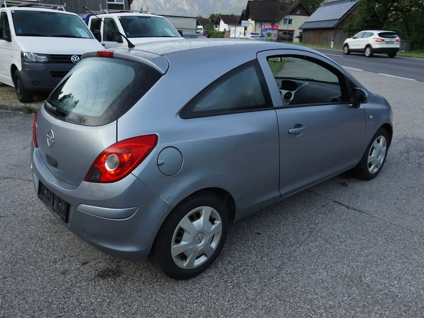 Vehicle image, number 8