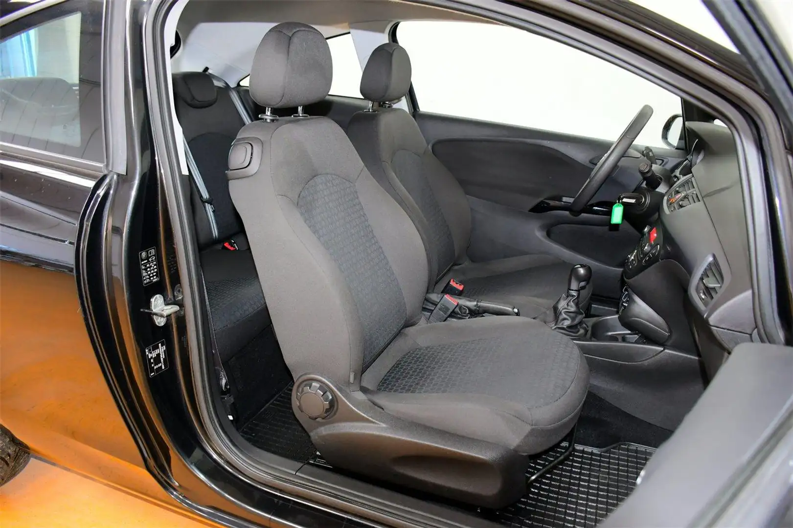 Vehicle image, number 4