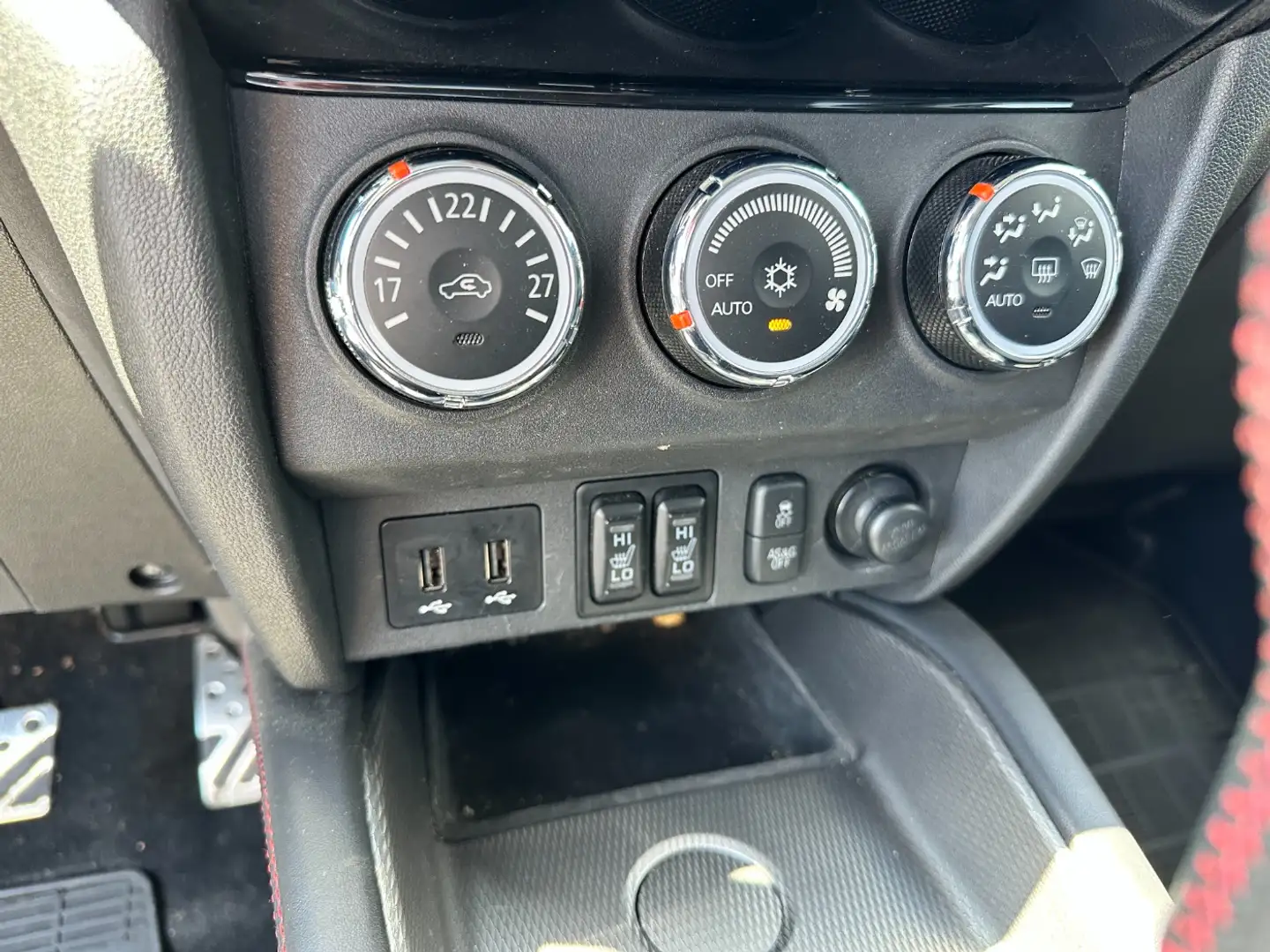 Vehicle image, number 13