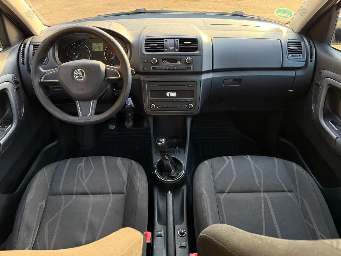Vehicle image, number 12