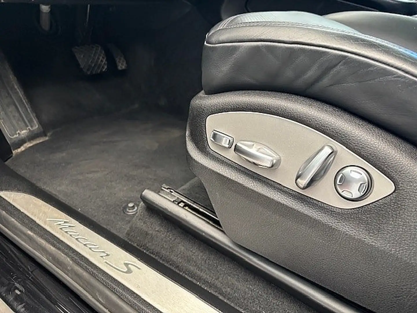 Vehicle image, number 8