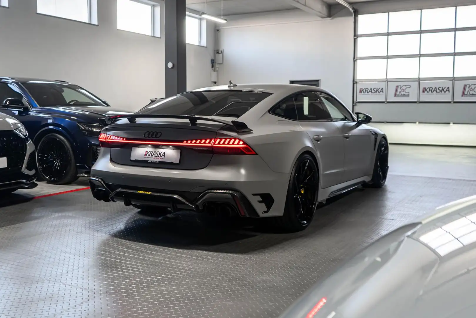 Vehicle image, number 10