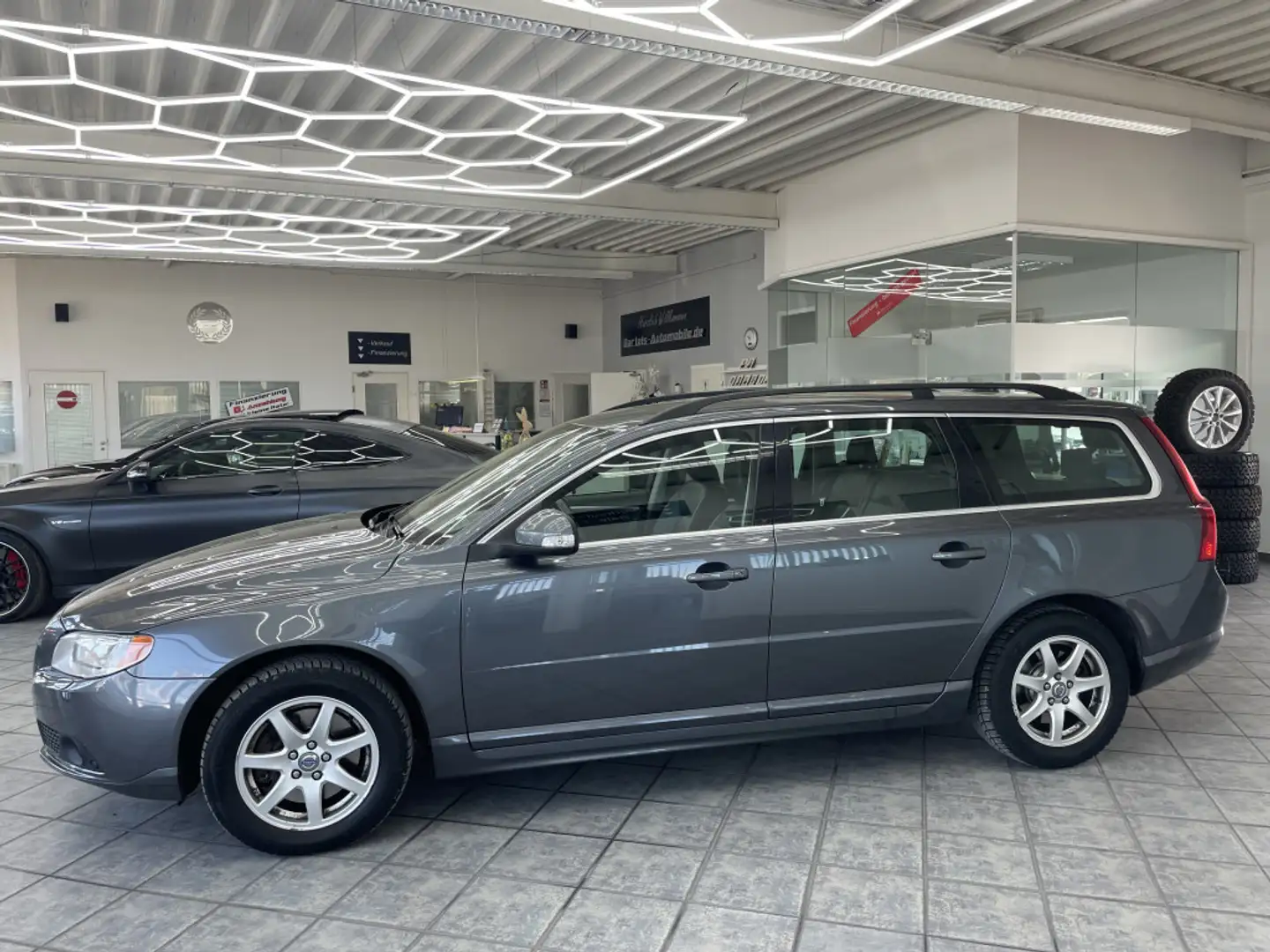 Vehicle image, number 3