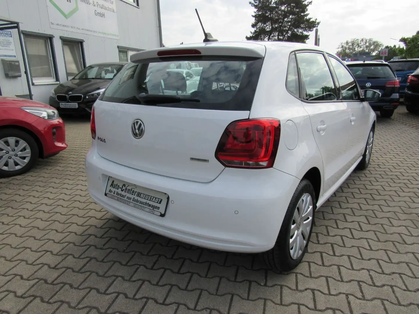 Vehicle image, number 6