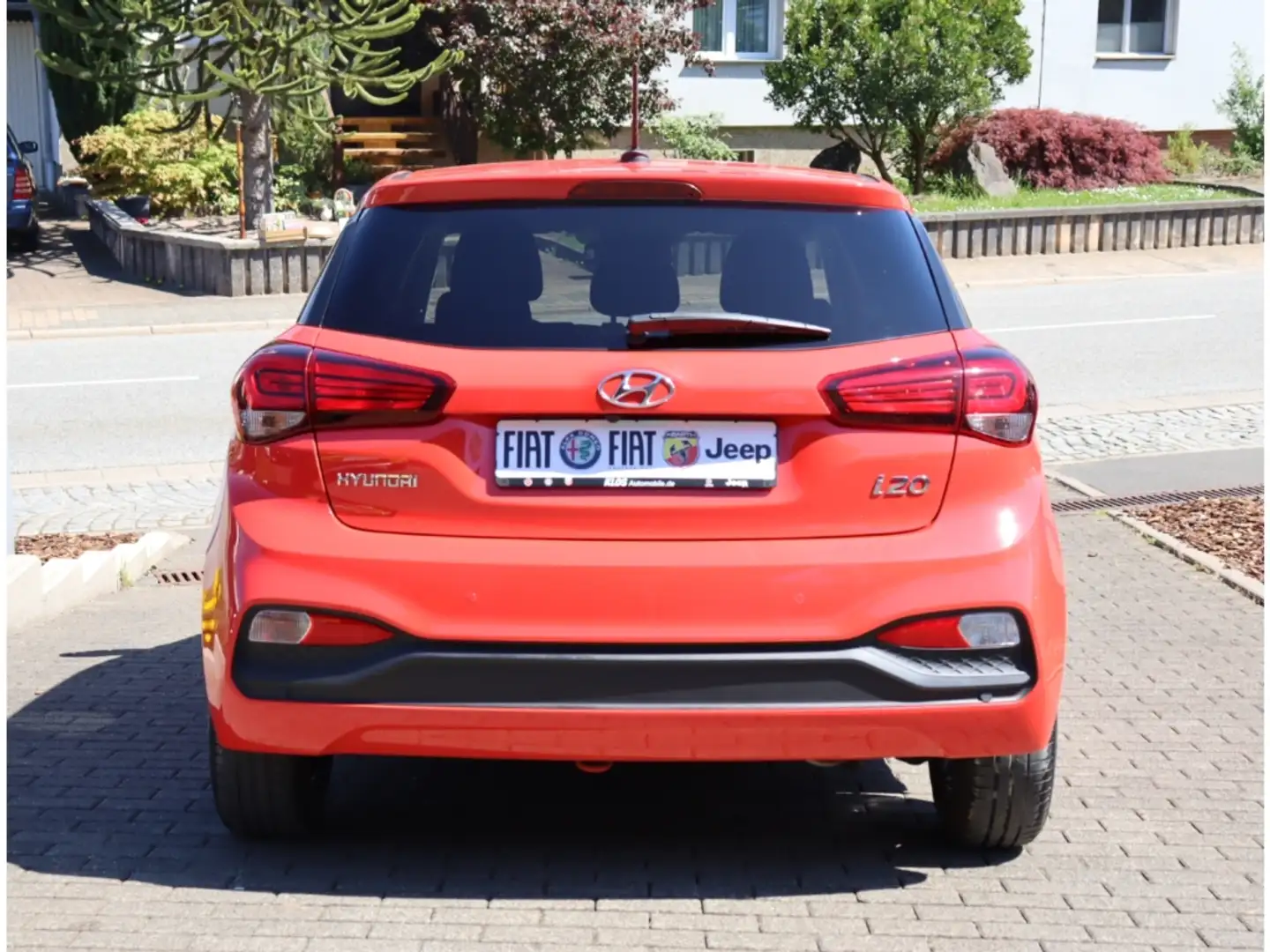 Vehicle image, number 4