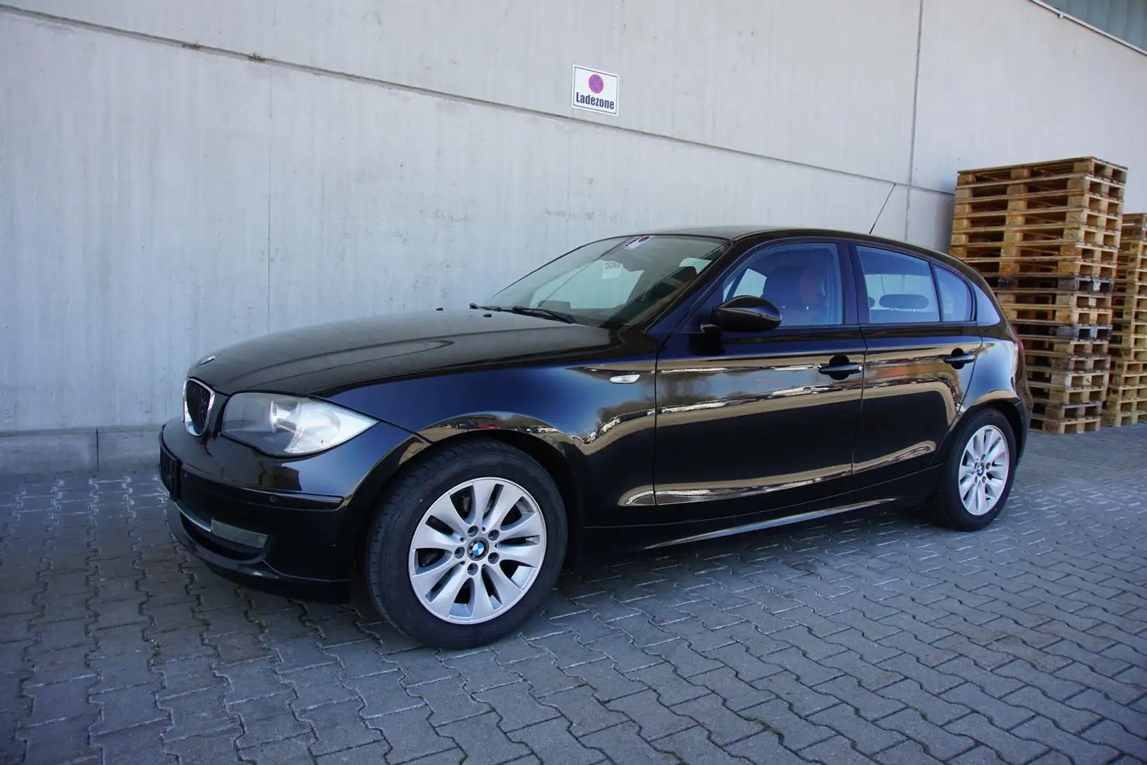 Vehicle image, number 4