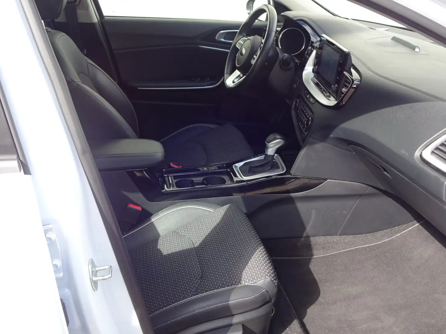 Vehicle image, number 9