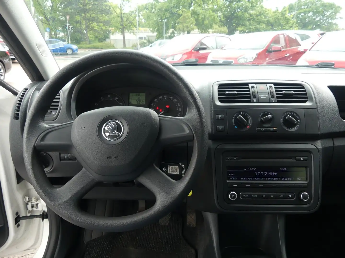 Vehicle image, number 12