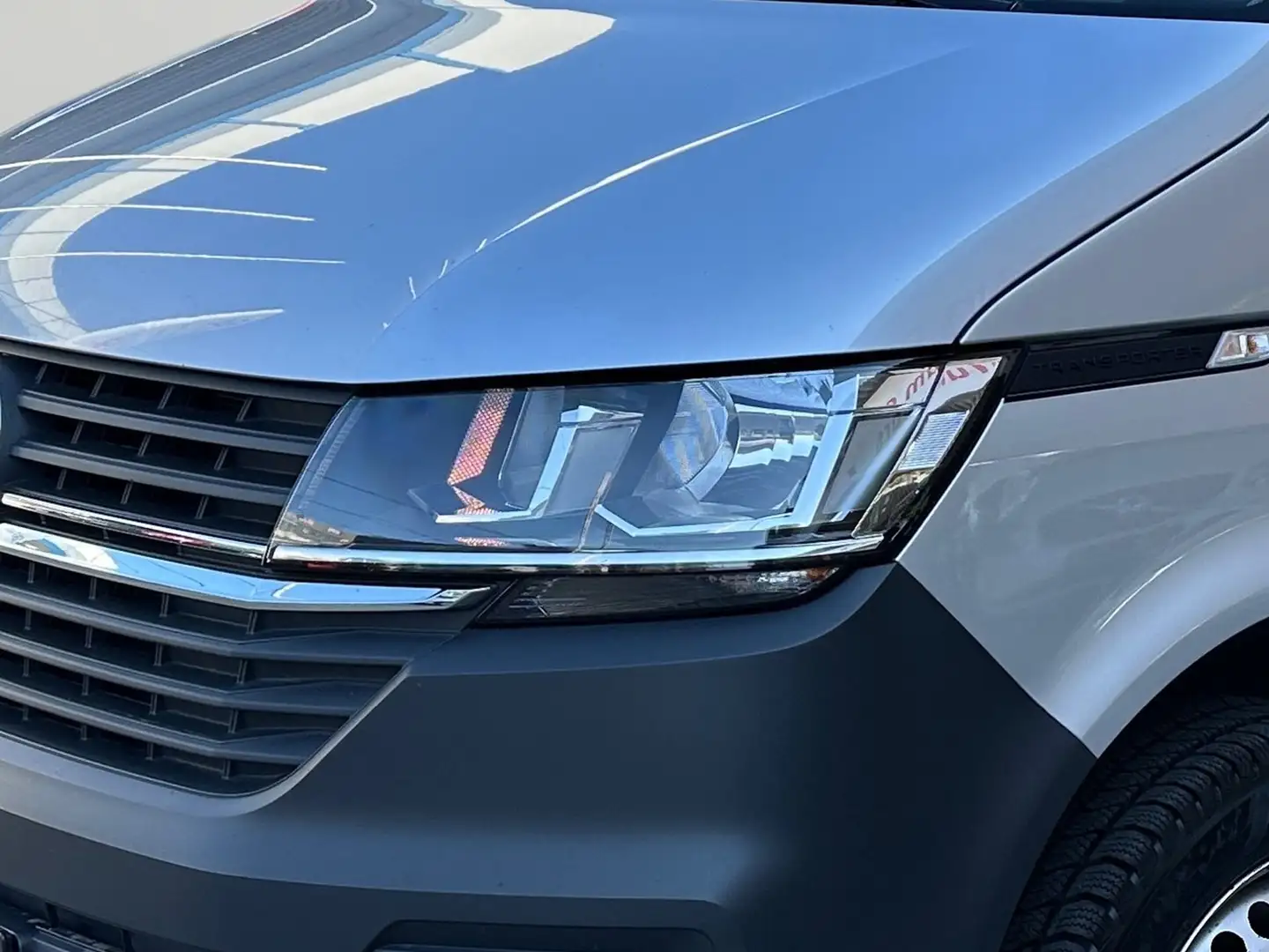 Vehicle image, number 9