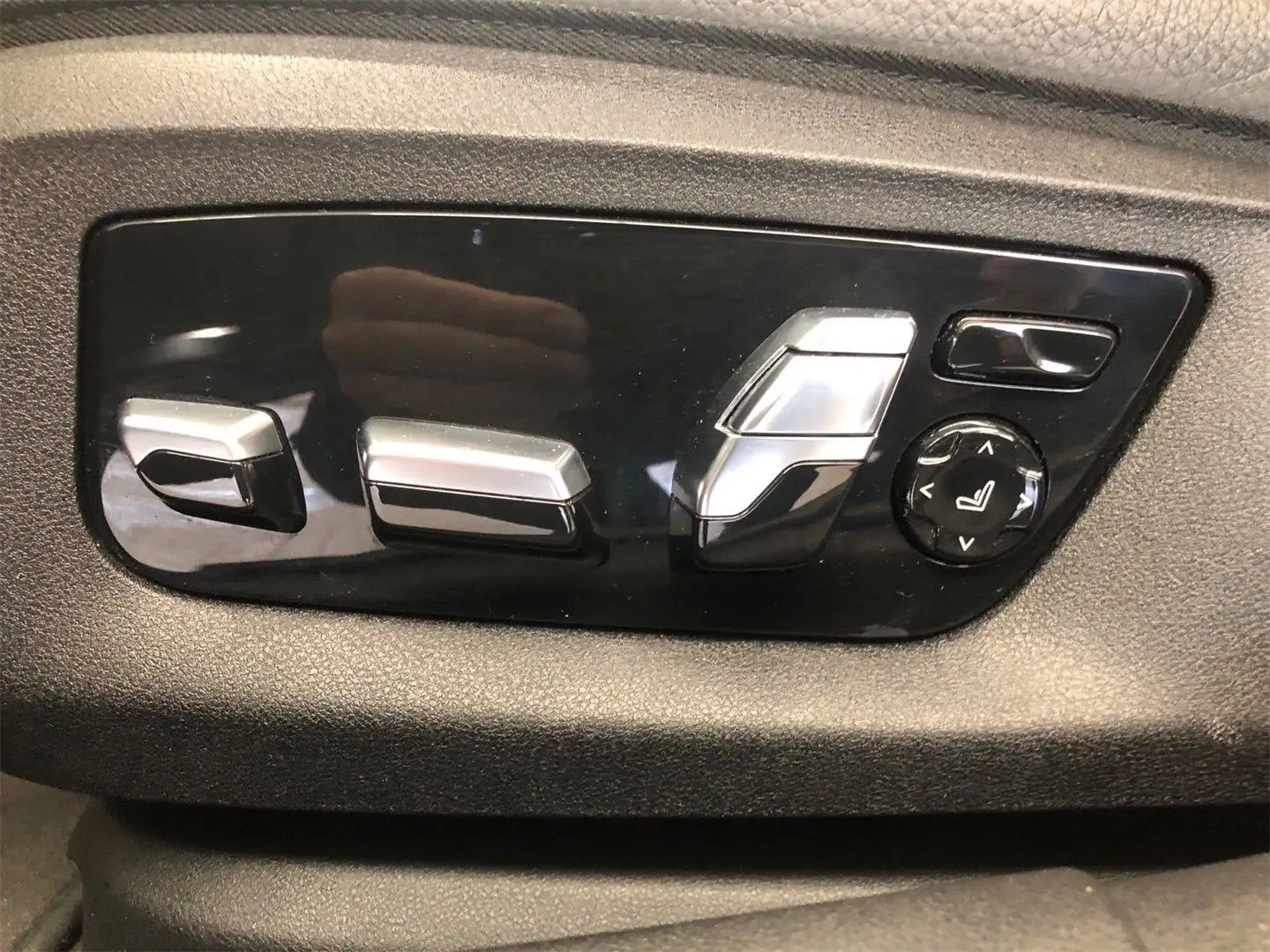 Vehicle image, number 6