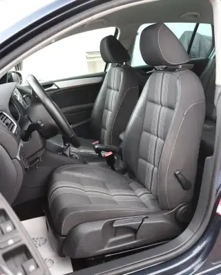 Vehicle image thumbnail, number 7