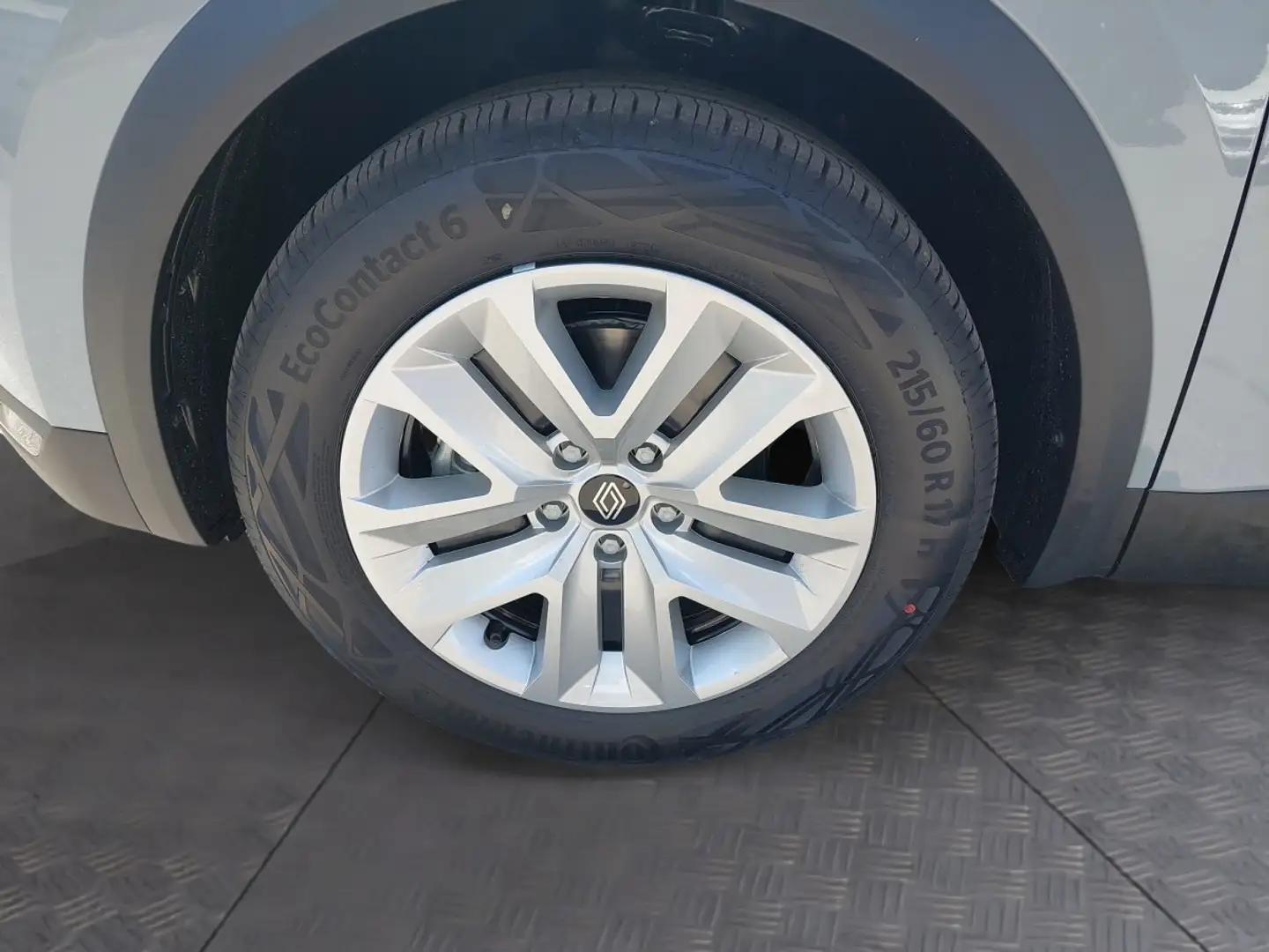 Vehicle image, number 13