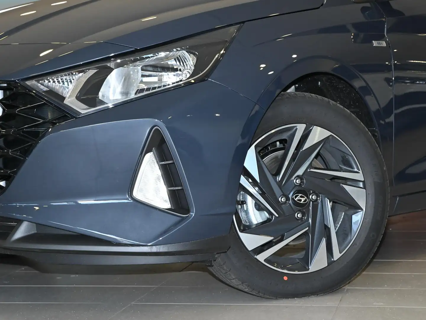 Vehicle image, number 6