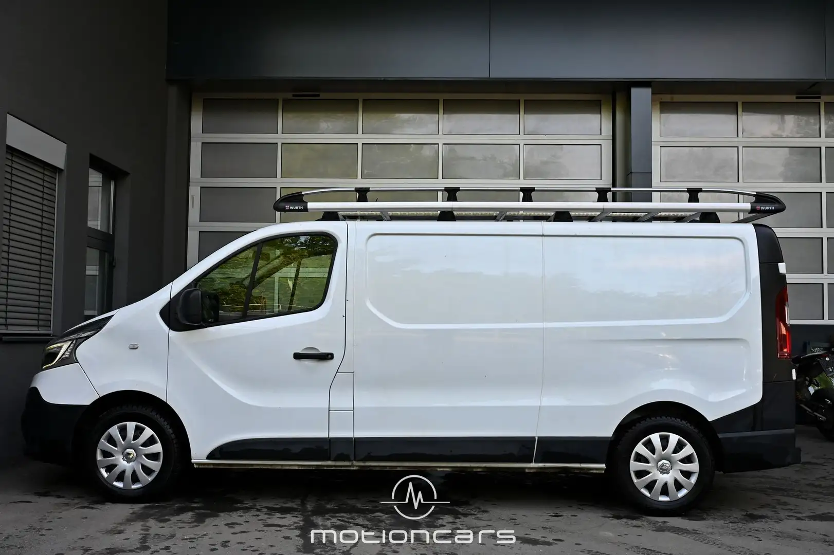 Vehicle image, number 6